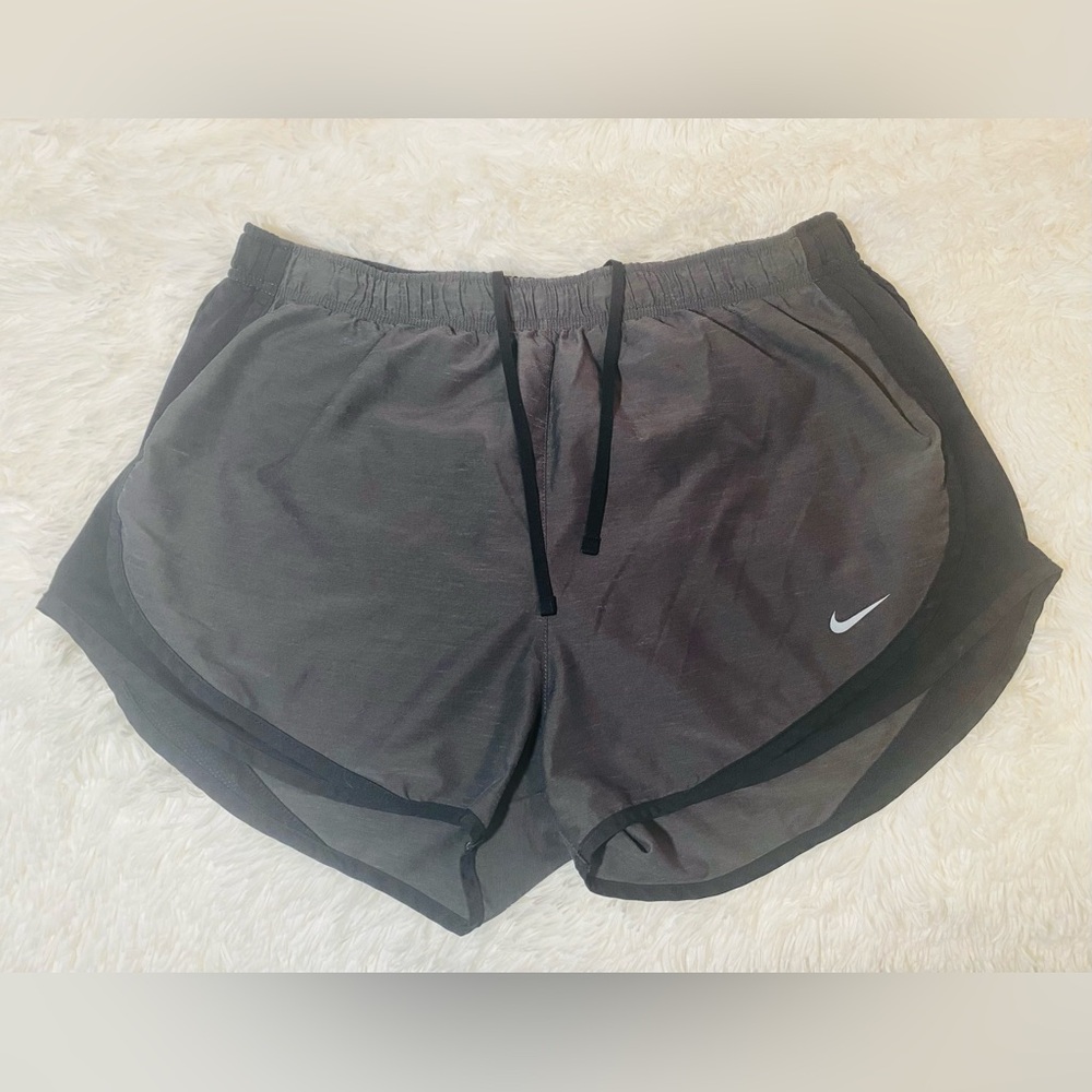 NIKE Dri Fit Womens Size Large Dark Gray Tempo Lined Running  Gym Shorts 3"